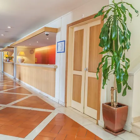 Hotel Sol &